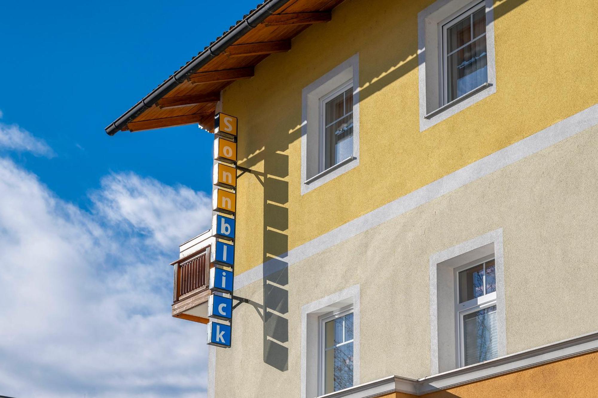 ホテル ゾンブリック アム ヴェルターゼ Pörtschach am Wörthersee エクステリア 写真