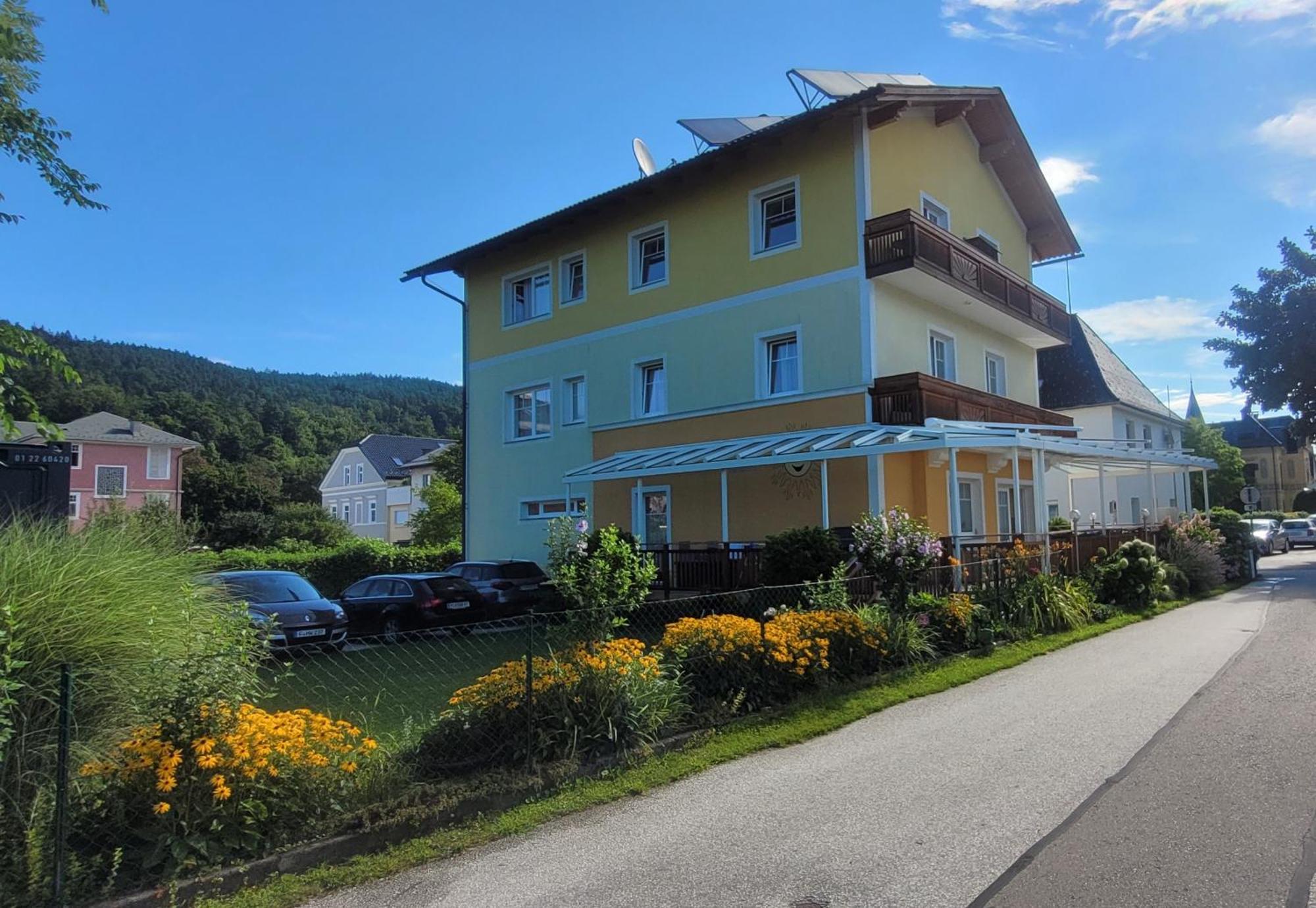 ホテル ゾンブリック アム ヴェルターゼ Pörtschach am Wörthersee エクステリア 写真
